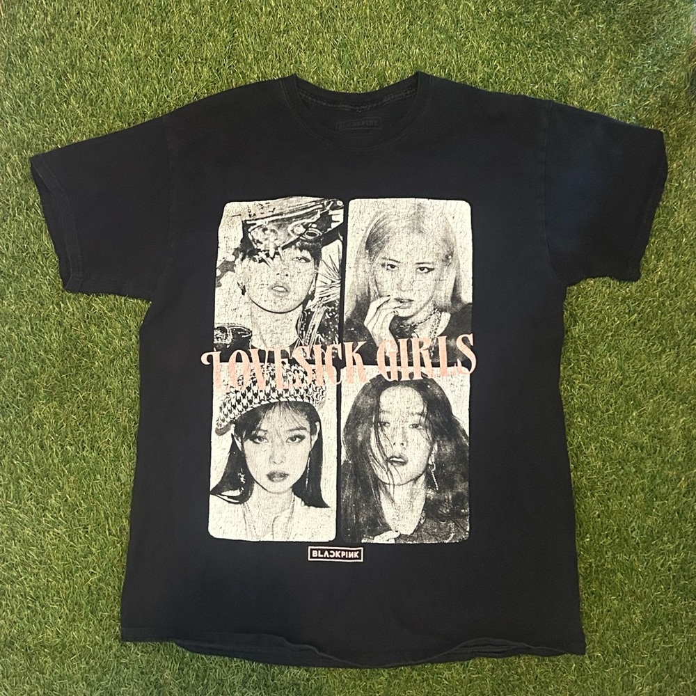Vintage “BlackPink” shirt.